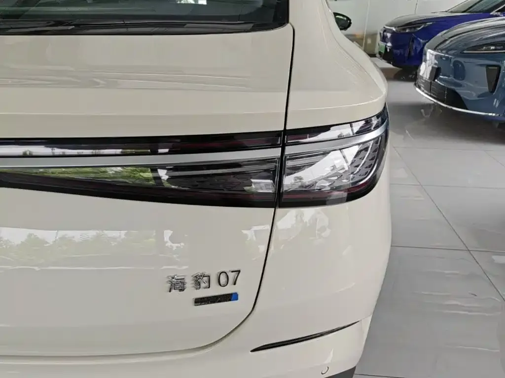 BYD Seal 07 DM-i — фото 2