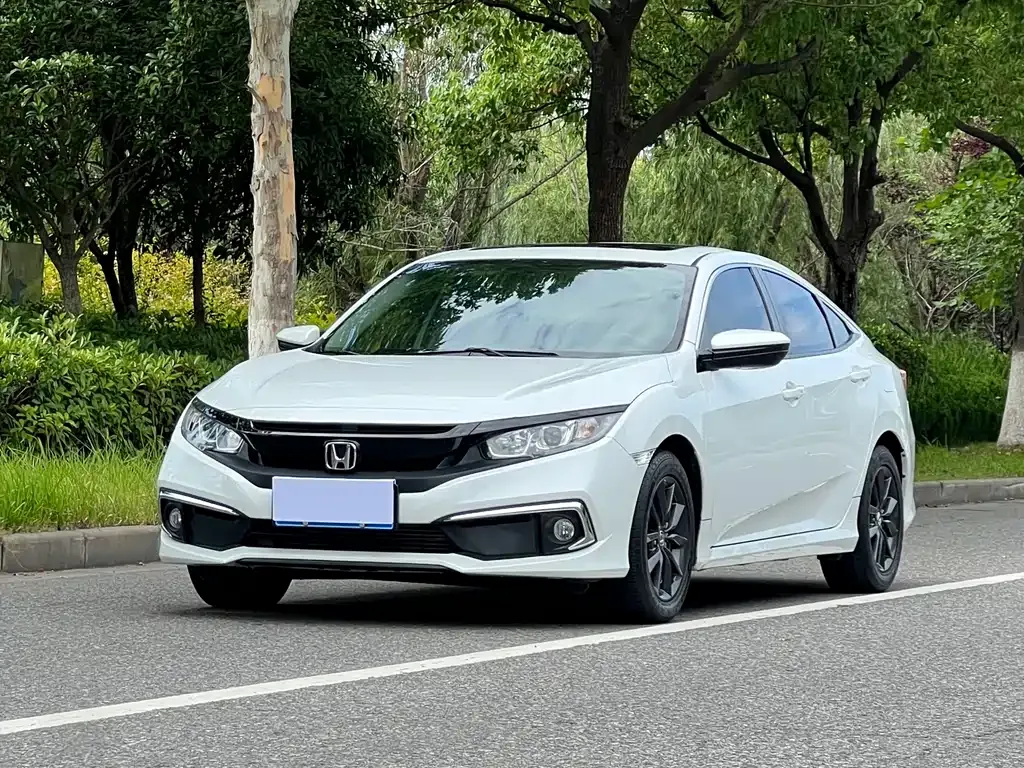 Honda Civic — фото 1