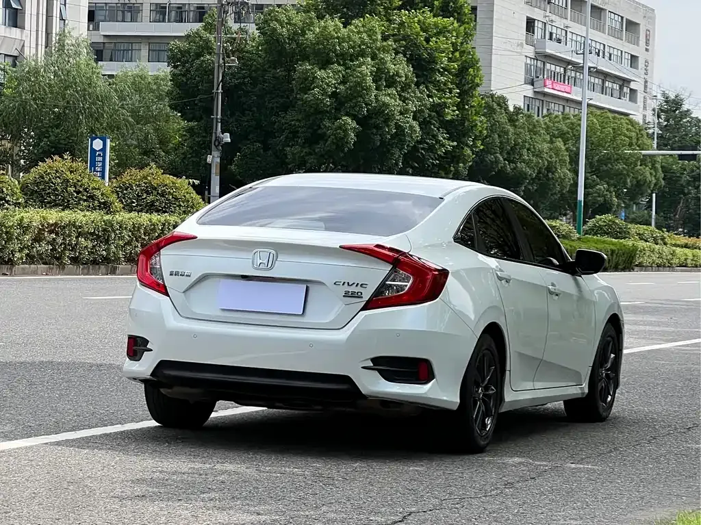 Honda Civic — фото 9