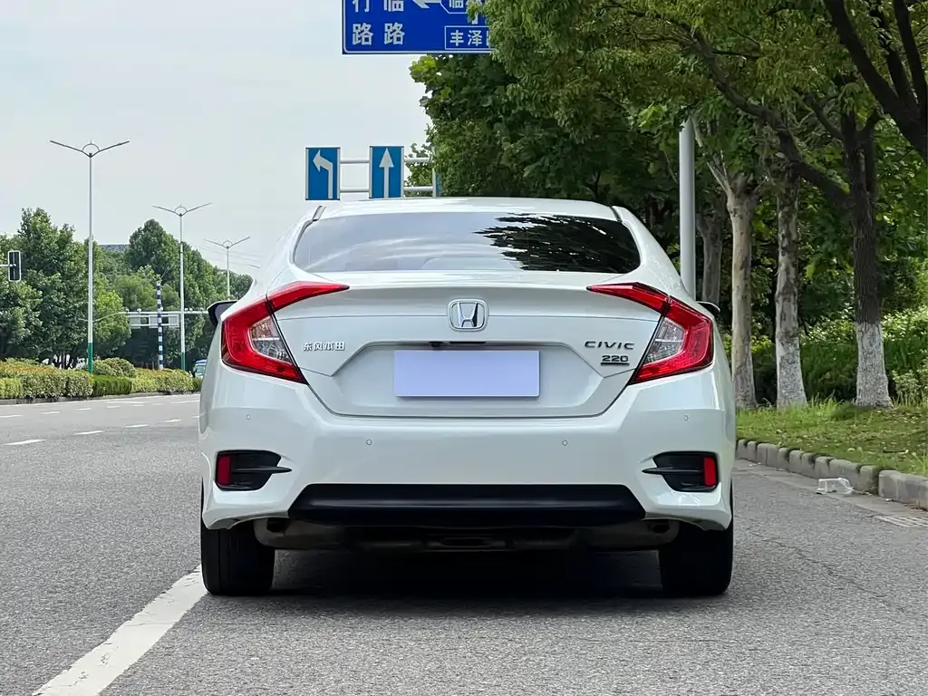 Honda Civic — фото 8