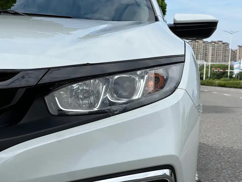 Honda Civic — фото 10