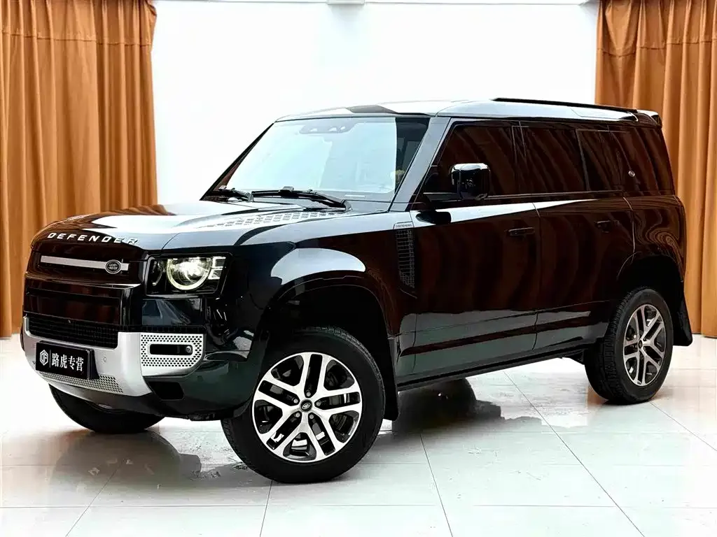 Land Rover Defender — фото 1