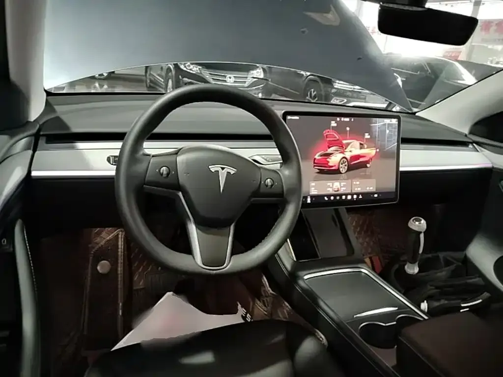 Tesla Model Y — фото 3