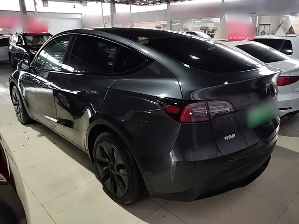 Tesla Model Y — фото 4