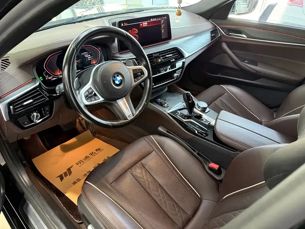 BMW 5 Series — фото 10