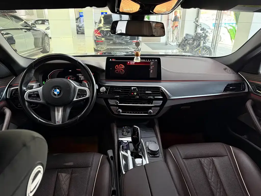 BMW 5 Series — фото 2