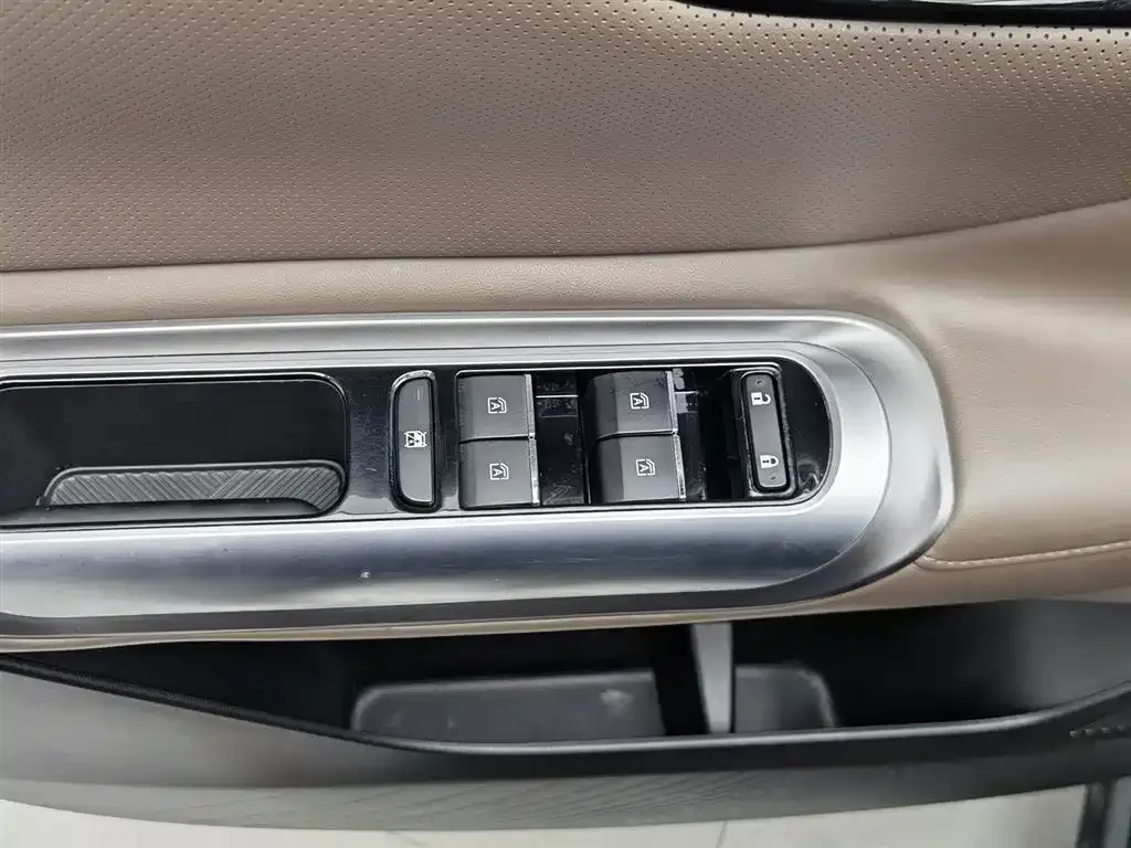 GAC Motor 传祺E8 PHEV 2024 из CN, фото 10