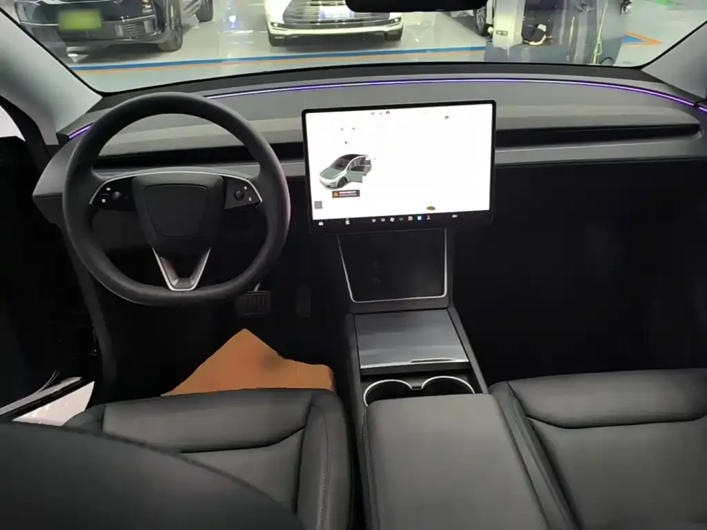 Tesla Model Y — фото 2