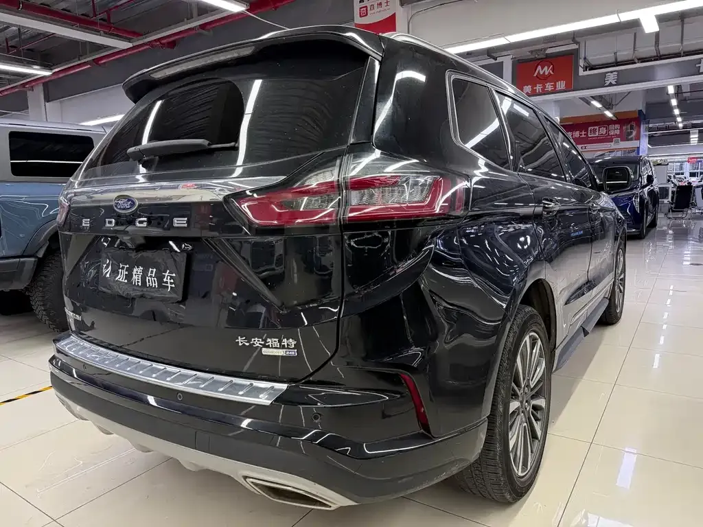 Ford Edge — фото 8