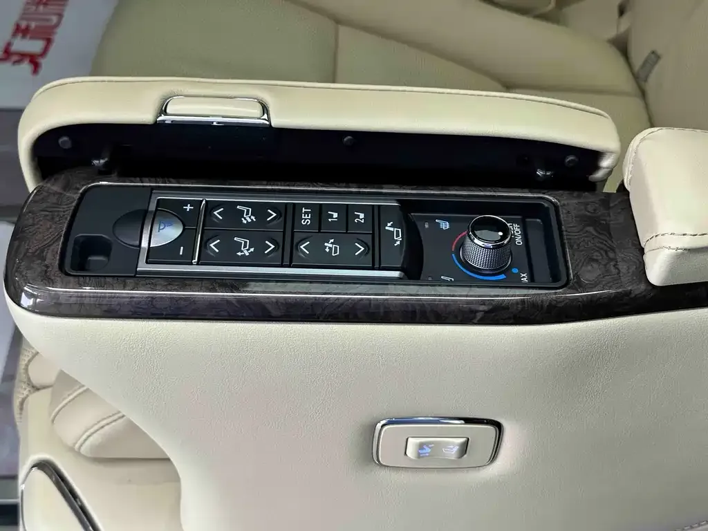 Toyota Vellfire — фото 3