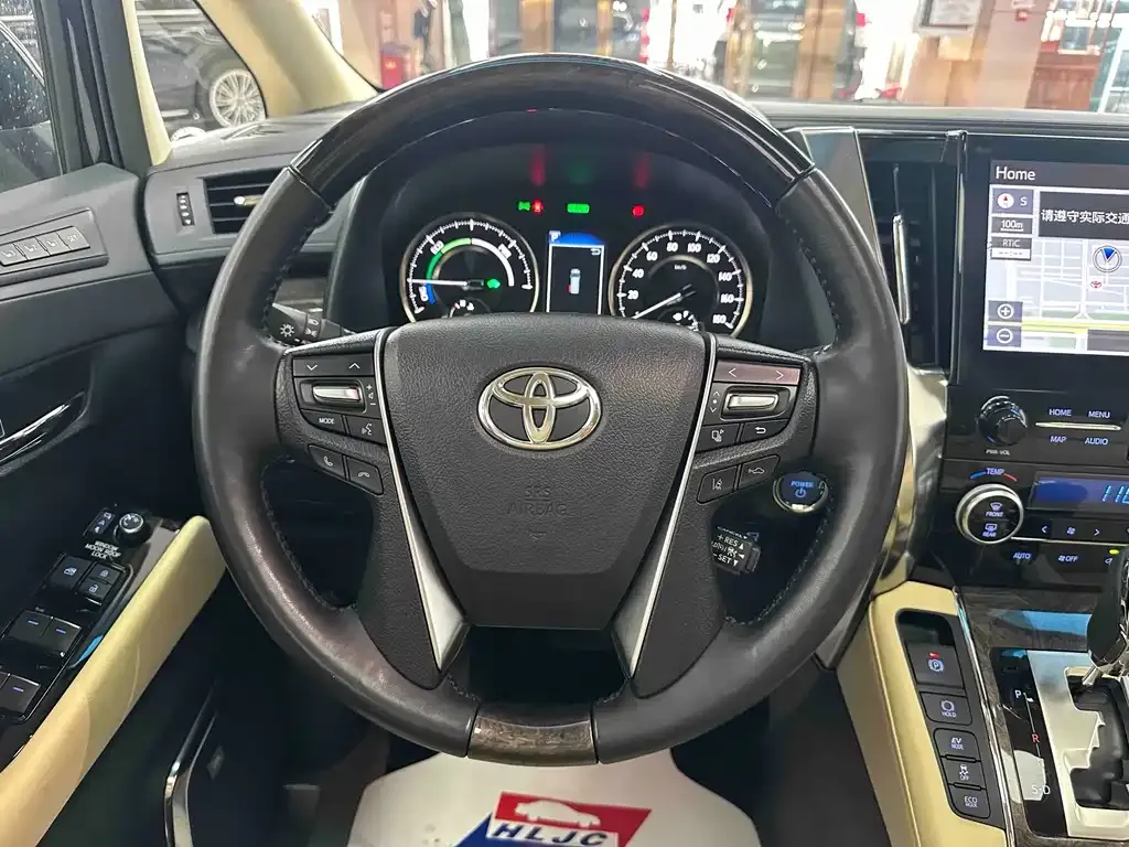 Toyota Vellfire — фото 6