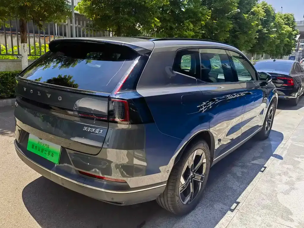Volvo XC70 Plug-in Hybrid — фото 10