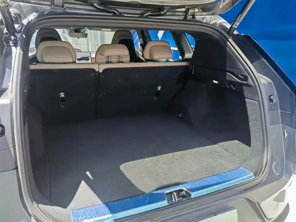 Volvo XC70 Plug-in Hybrid — фото 6