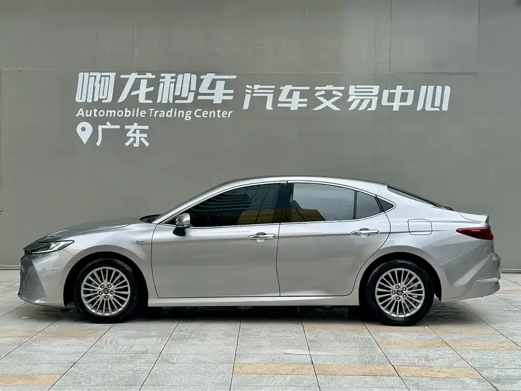 Toyota Camry 2024 из CN, фото 10