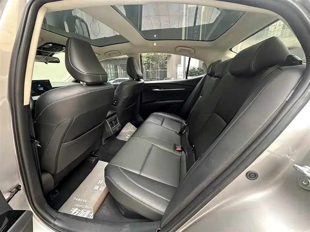 Toyota Camry 2024 из CN, фото 7