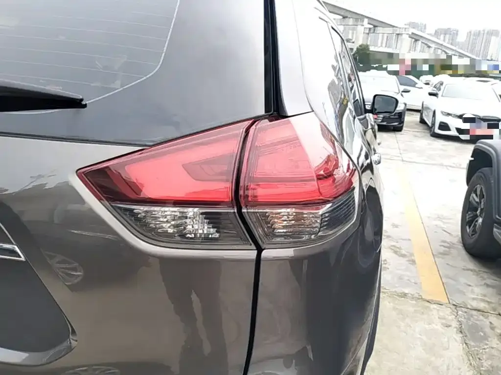 Nissan X-Trail — фото 2