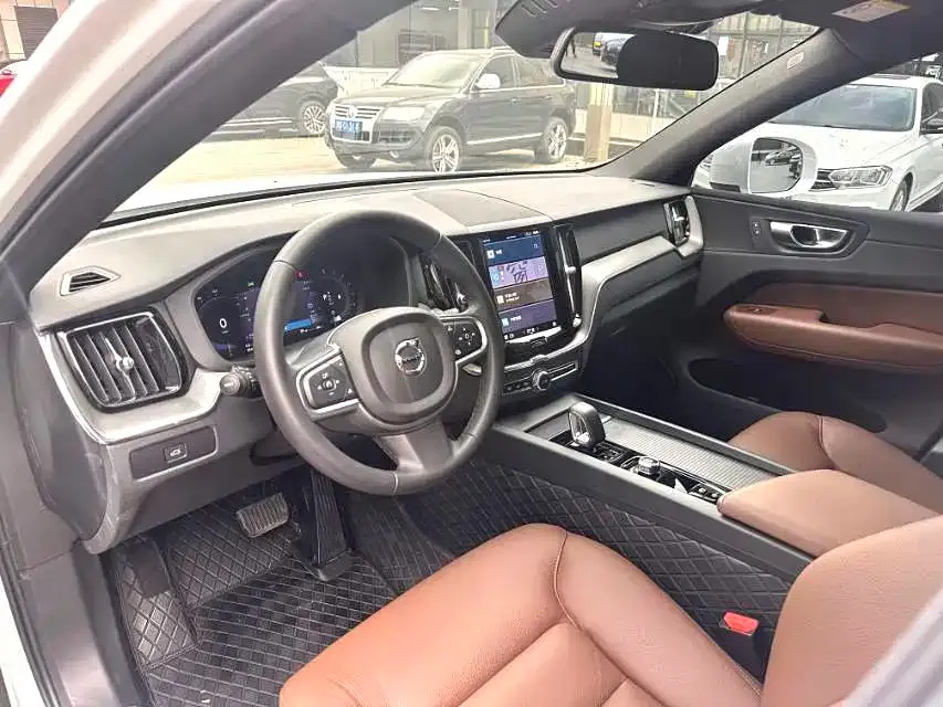 Volvo XC60 2024 из CN, фото 6