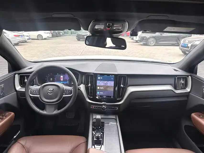 Volvo XC60 2024 из CN, фото 8