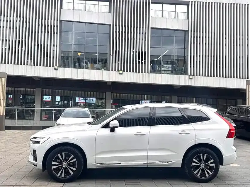 Volvo XC60 2024 из CN, фото 9