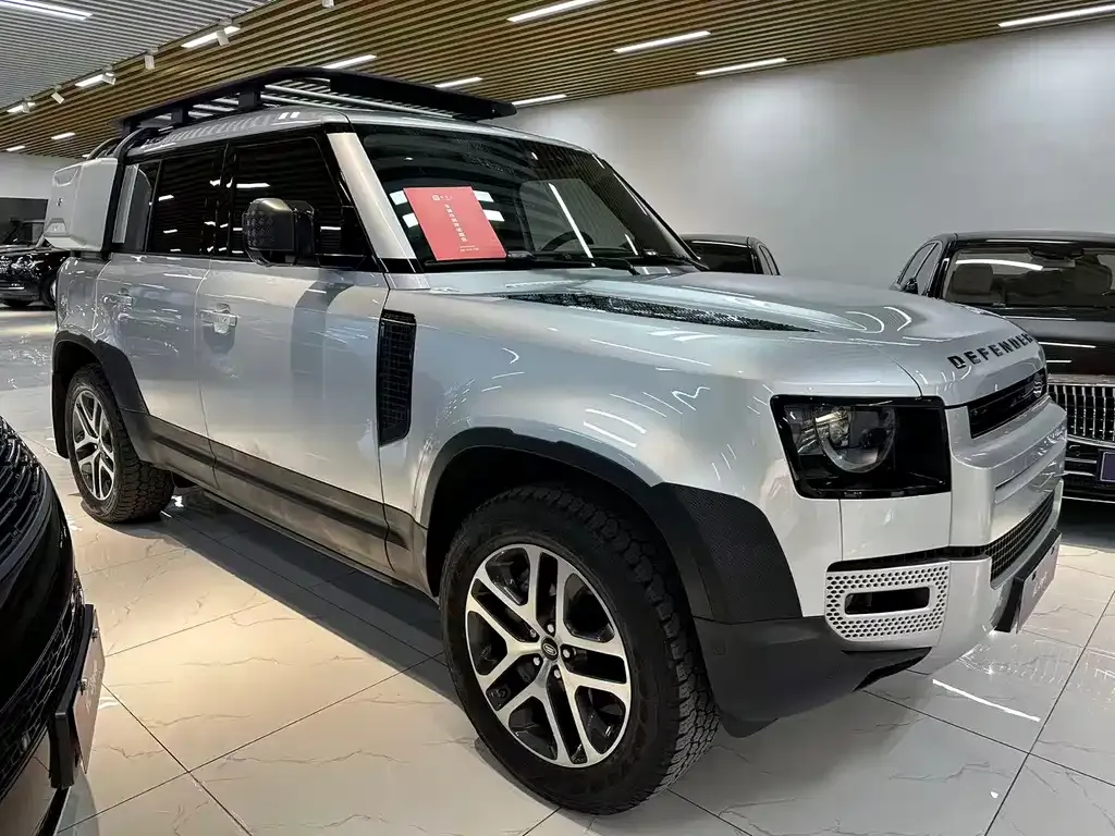 Land Rover Defender — фото 1