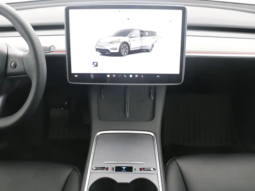 Tesla Model Y — фото 3