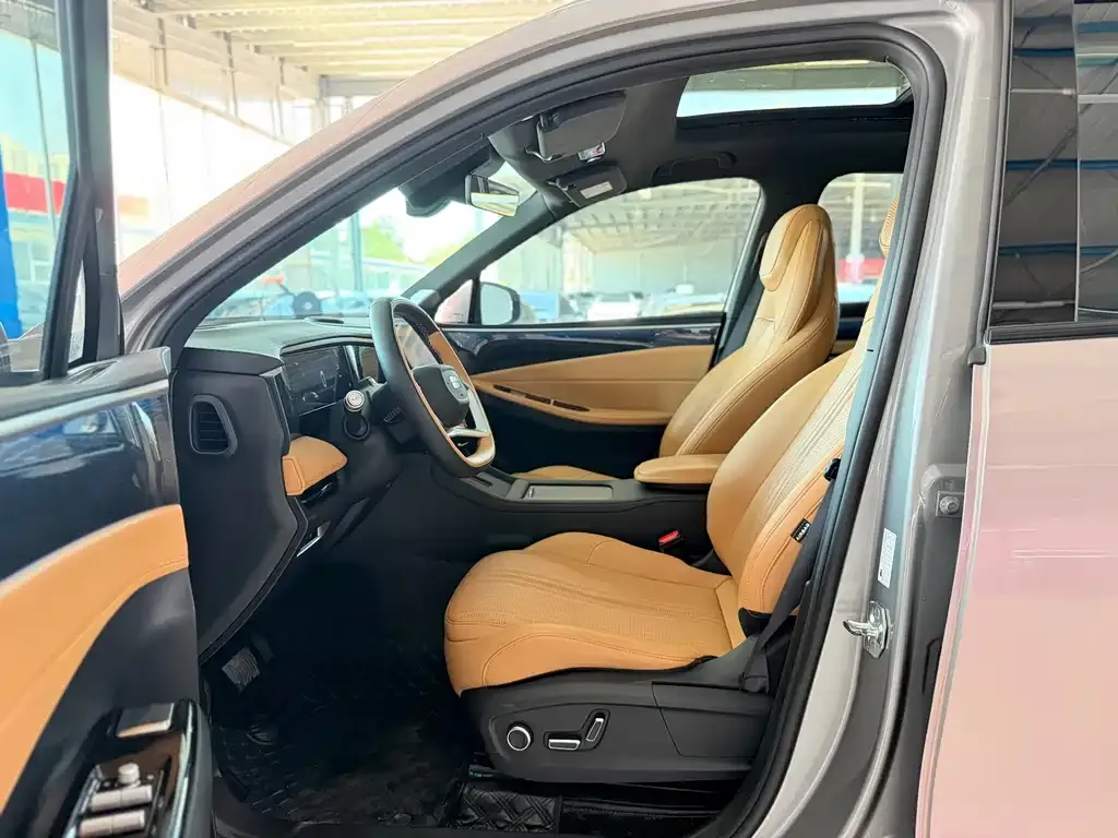 Geely Galaxy L7 — фото 7