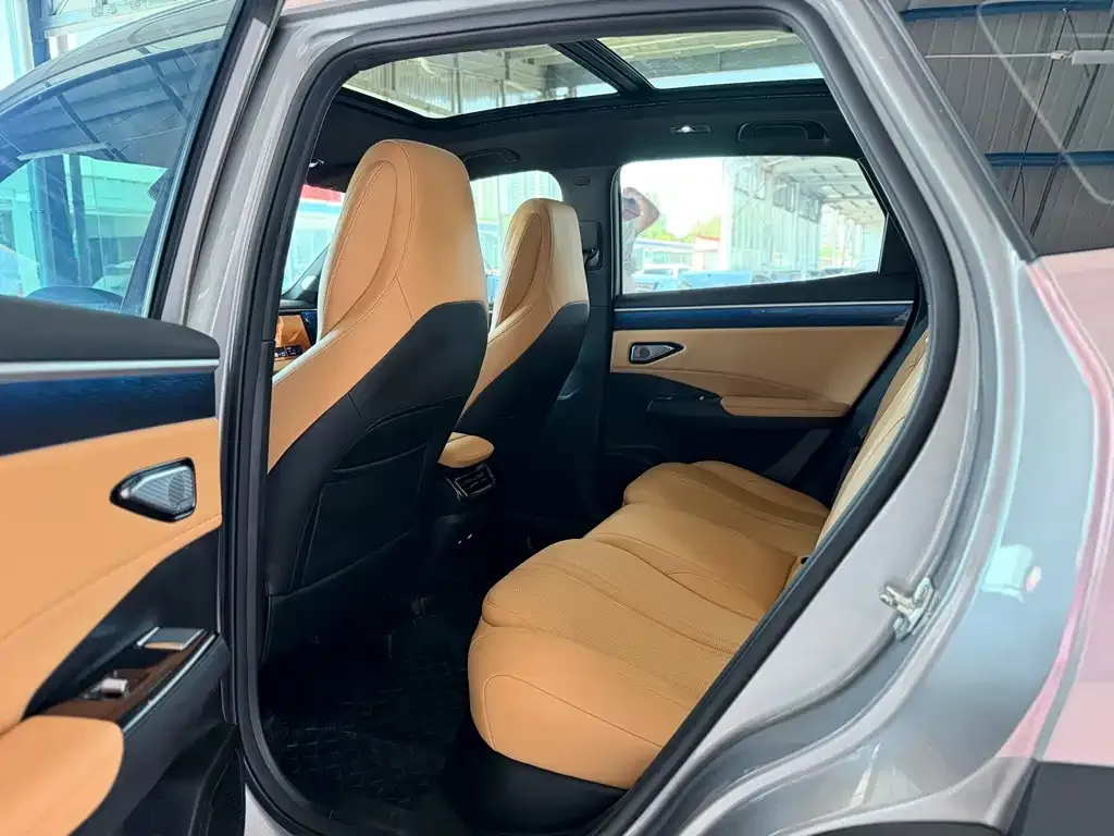 Geely Galaxy L7 — фото 9