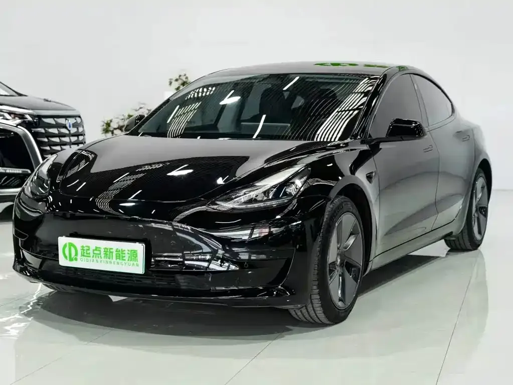 Tesla Model 3 — фото 1