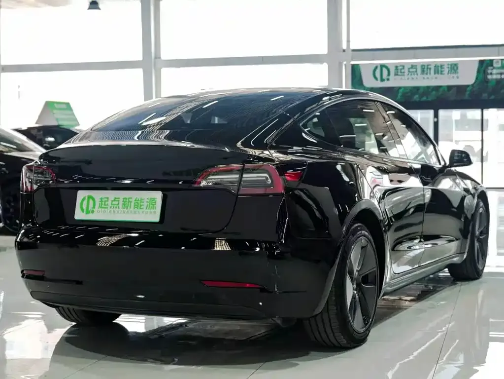 Tesla Model 3 — фото 5