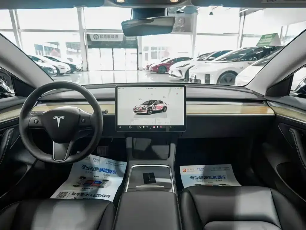 Tesla Model 3 — фото 4