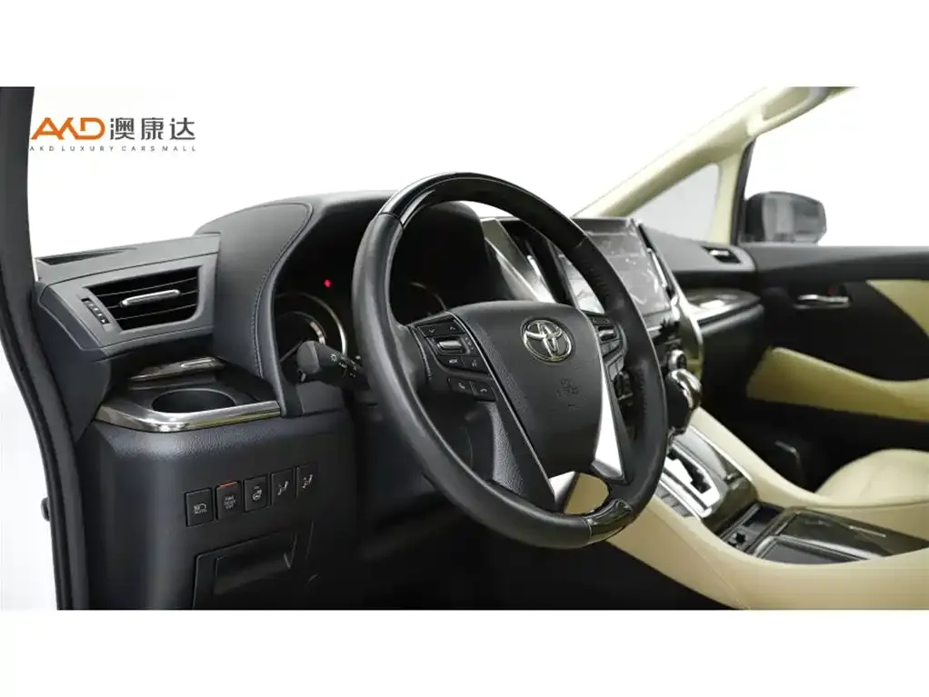 Toyota Alphard — фото 7