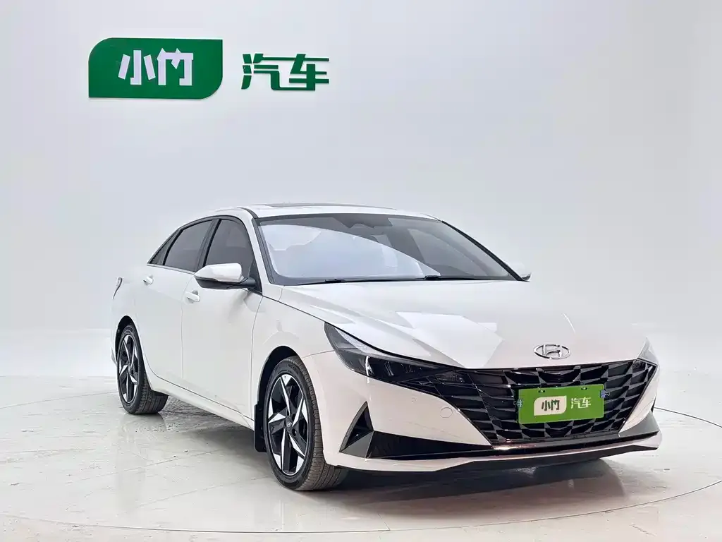 Hyundai Elantra — фото 5