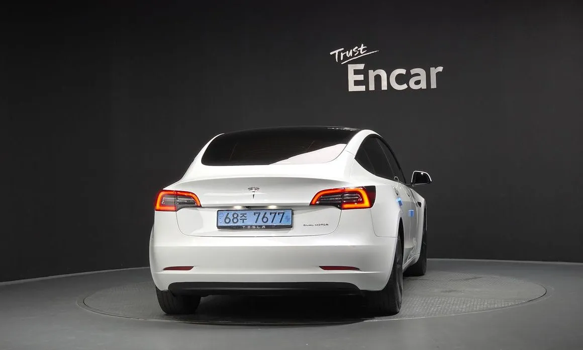 Tesla Model 3 — фото 6