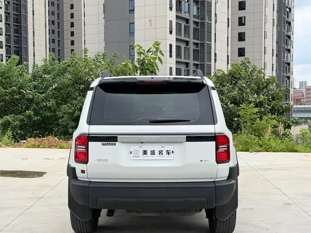 Toyota Prado — фото 2