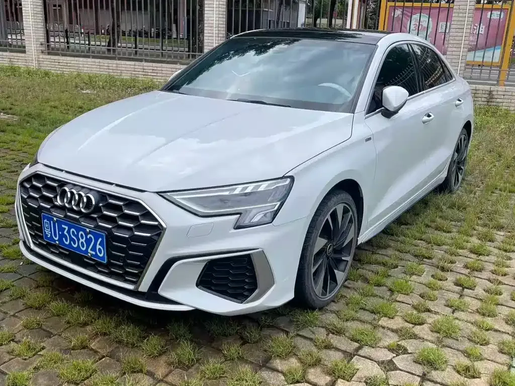 Audi A3 — фото 1