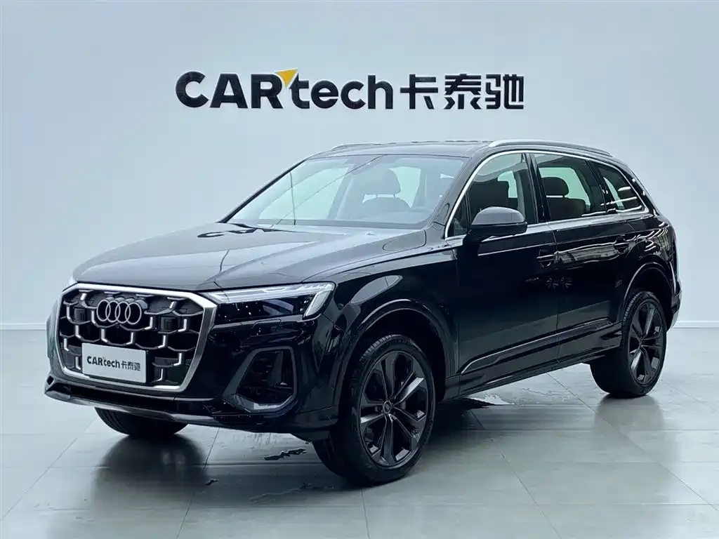 Audi Q7 — фото 1