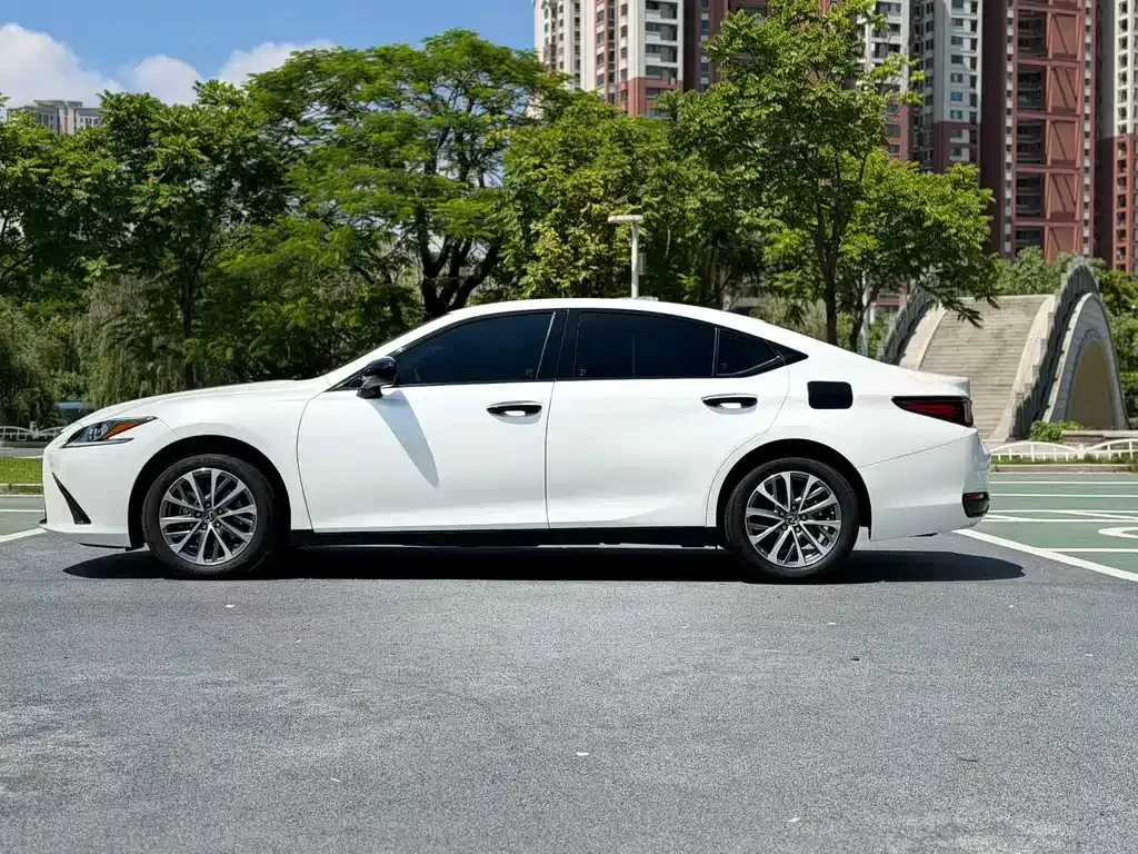 Lexus ES — фото 6