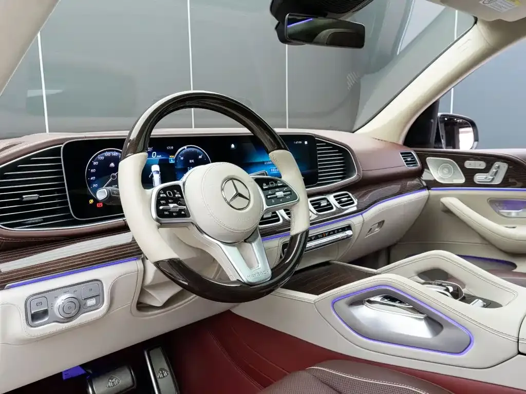 Mercedes-Benz GLS — фото 9