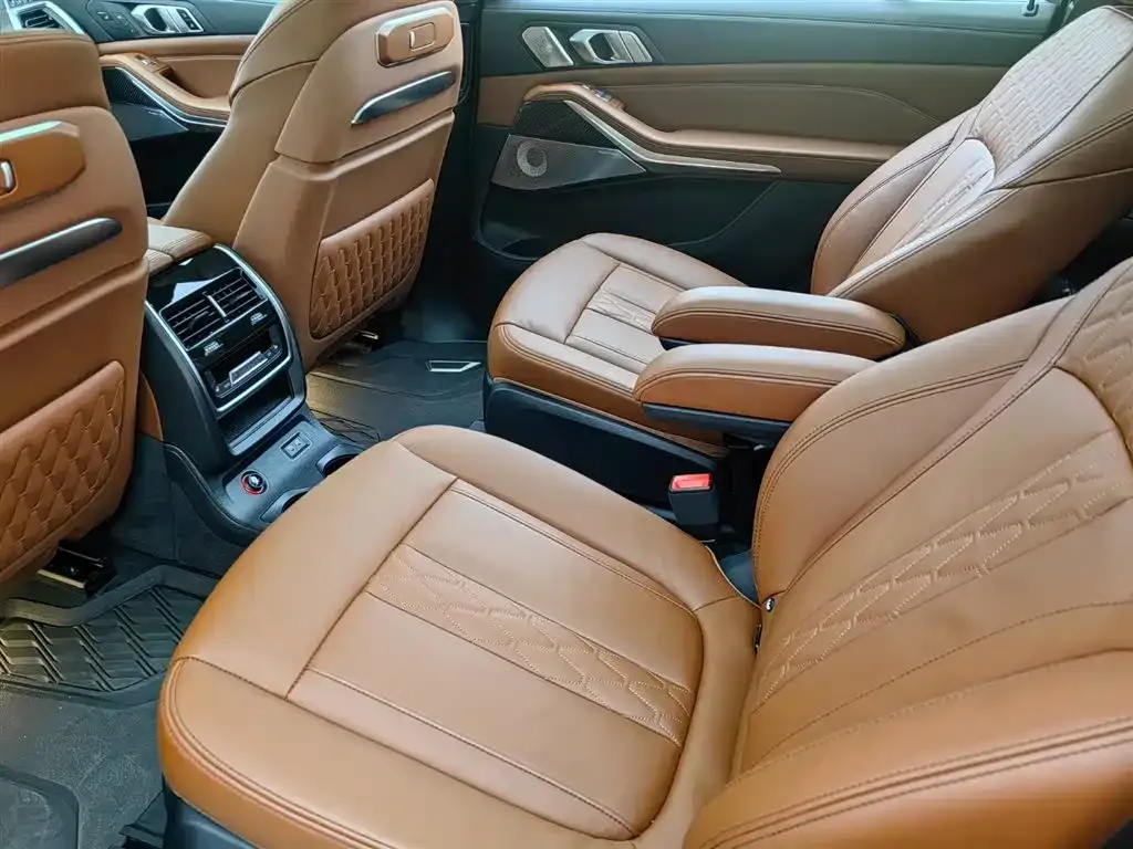 BMW X7 M60i 2025 из CN, фото 5