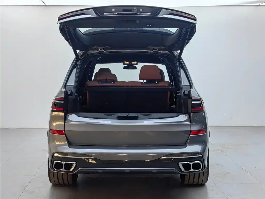 BMW X7 M60i 2025 из CN, фото 4