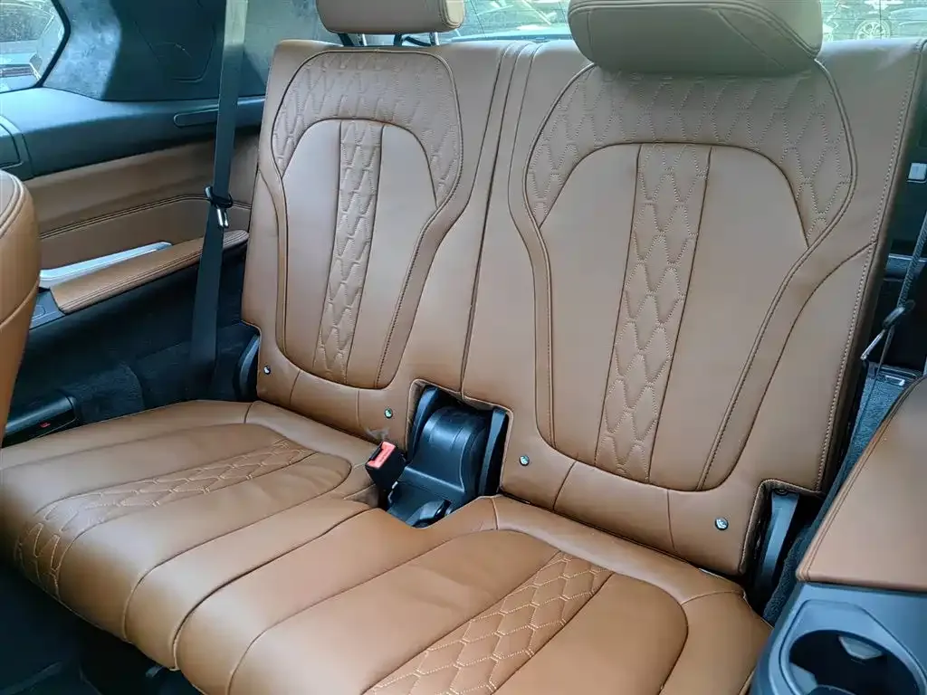 BMW X7 M60i 2025 из CN, фото 8