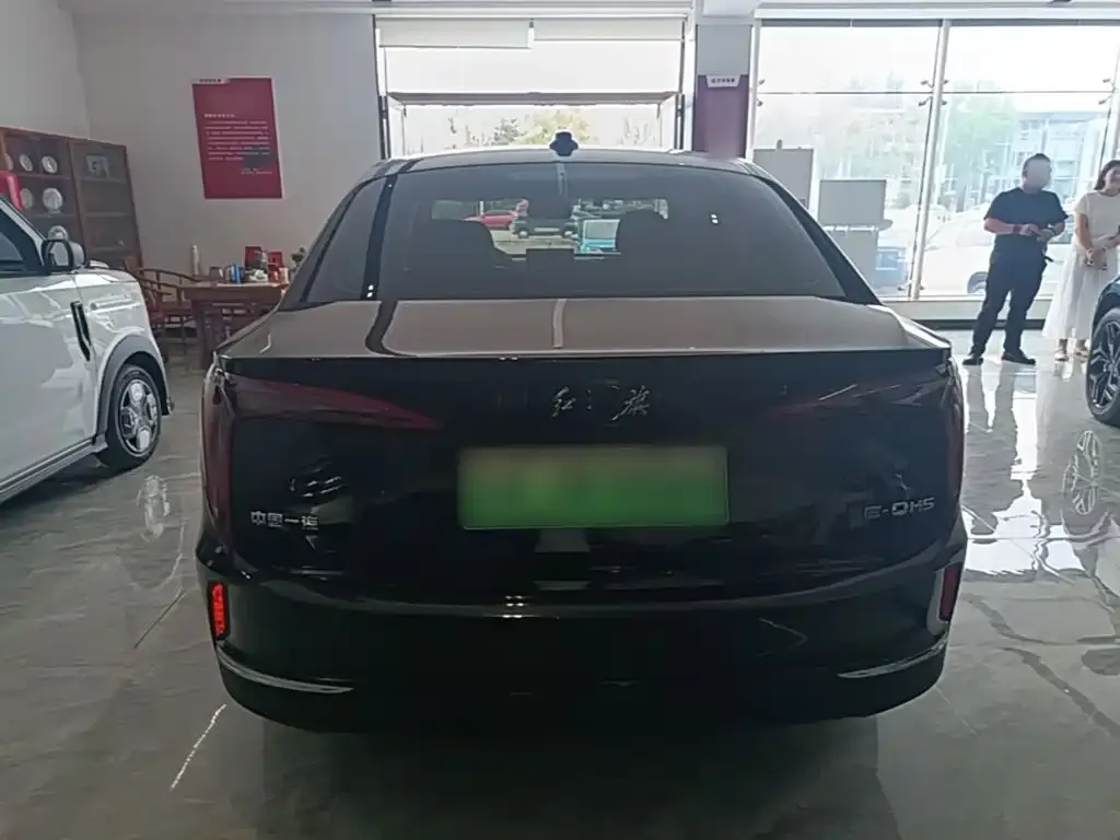 Hongqi E-QM5 — фото 2