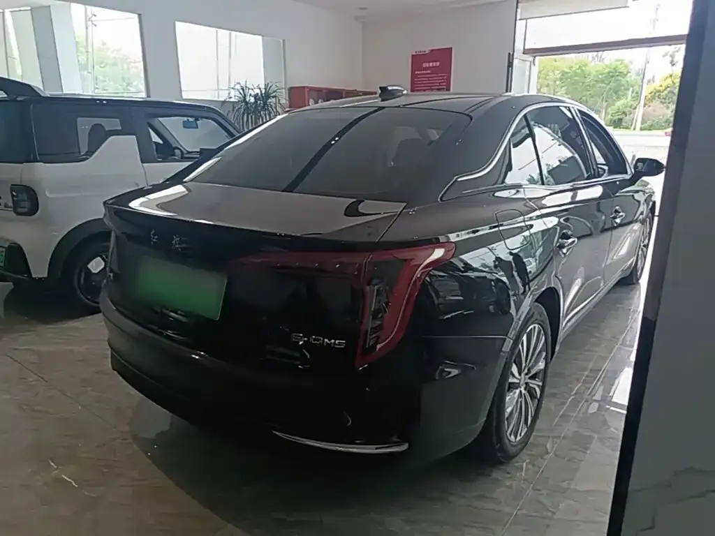 Hongqi E-QM5 — фото 10