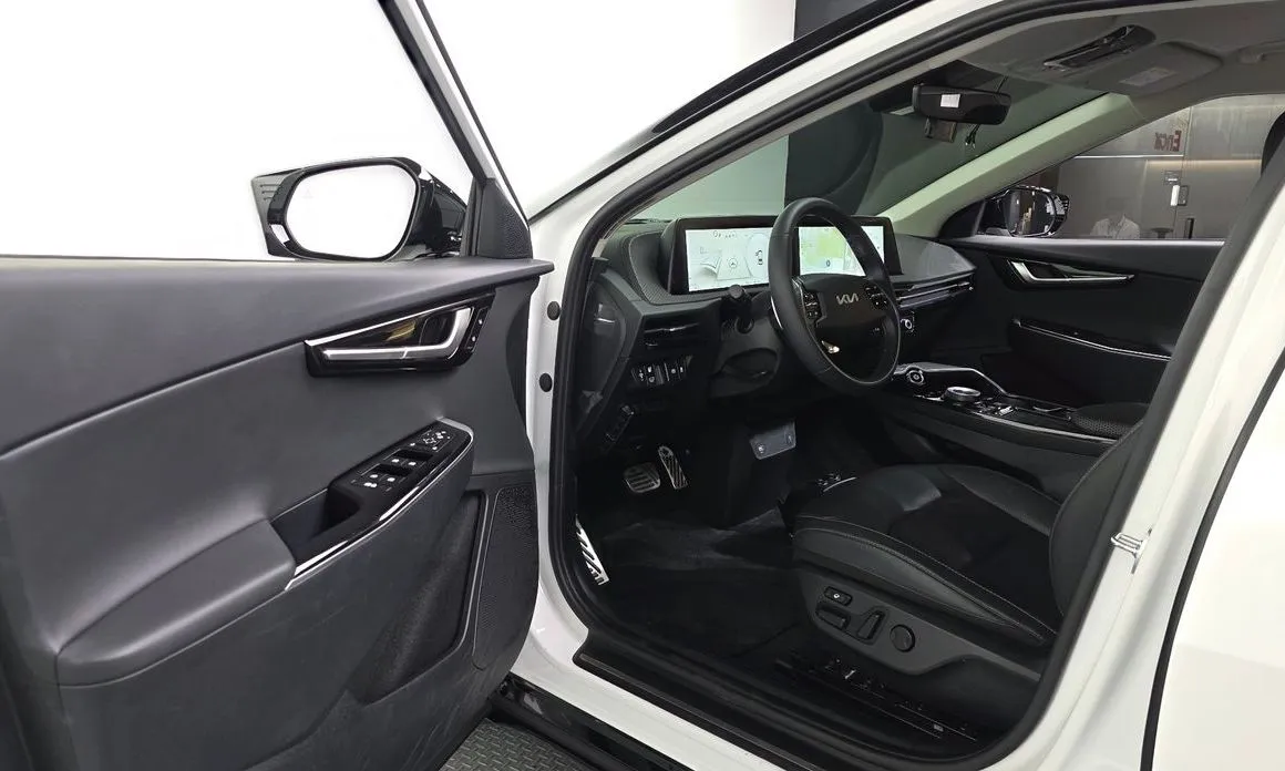 Kia EV6 — фото 9