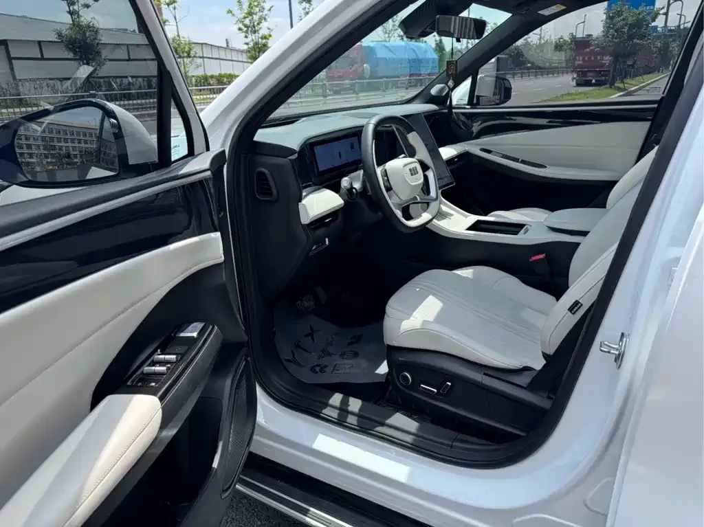 Geely Galaxy L7 — фото 10