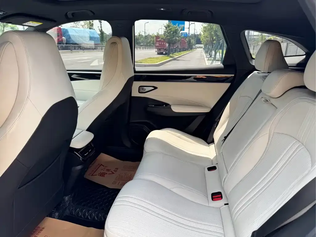 Geely Galaxy L7 — фото 3