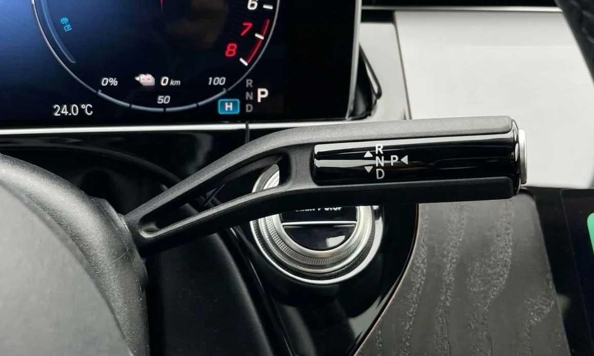Mercedes-Benz E-Class 2025 из KR, фото 7