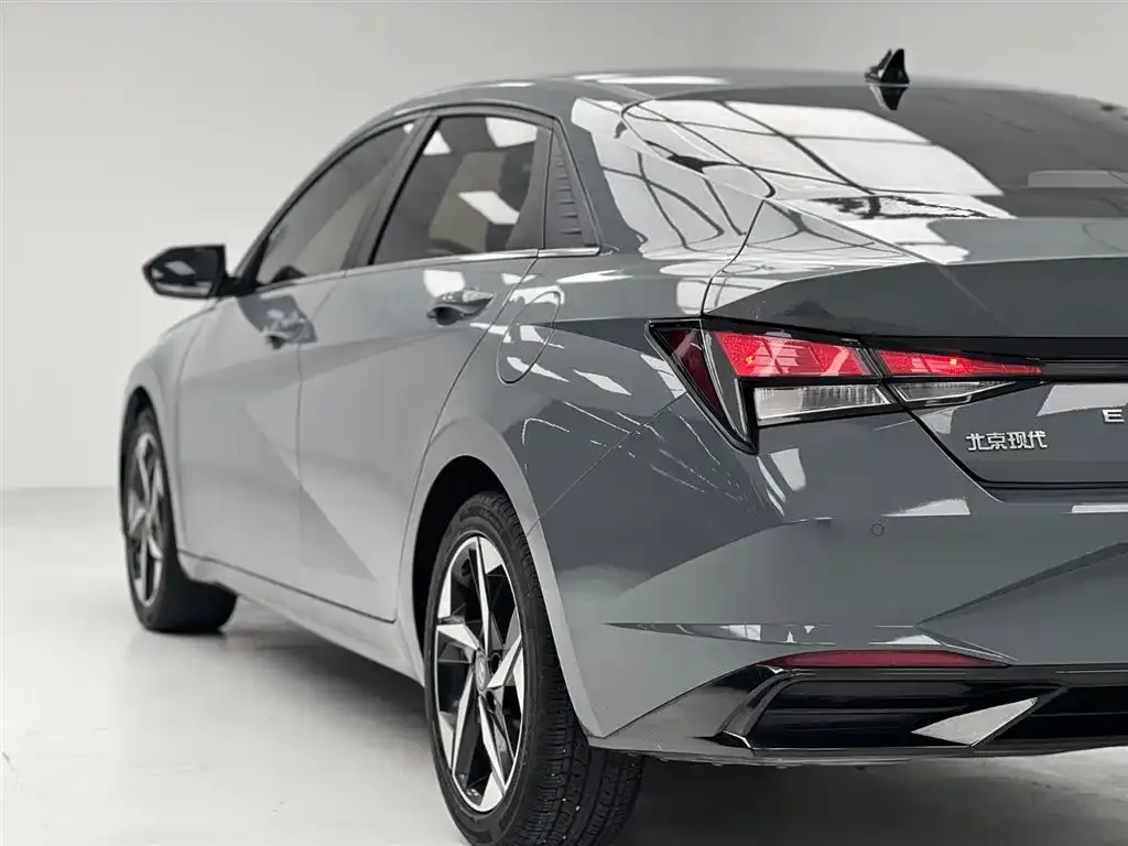 Hyundai Elantra — фото 6
