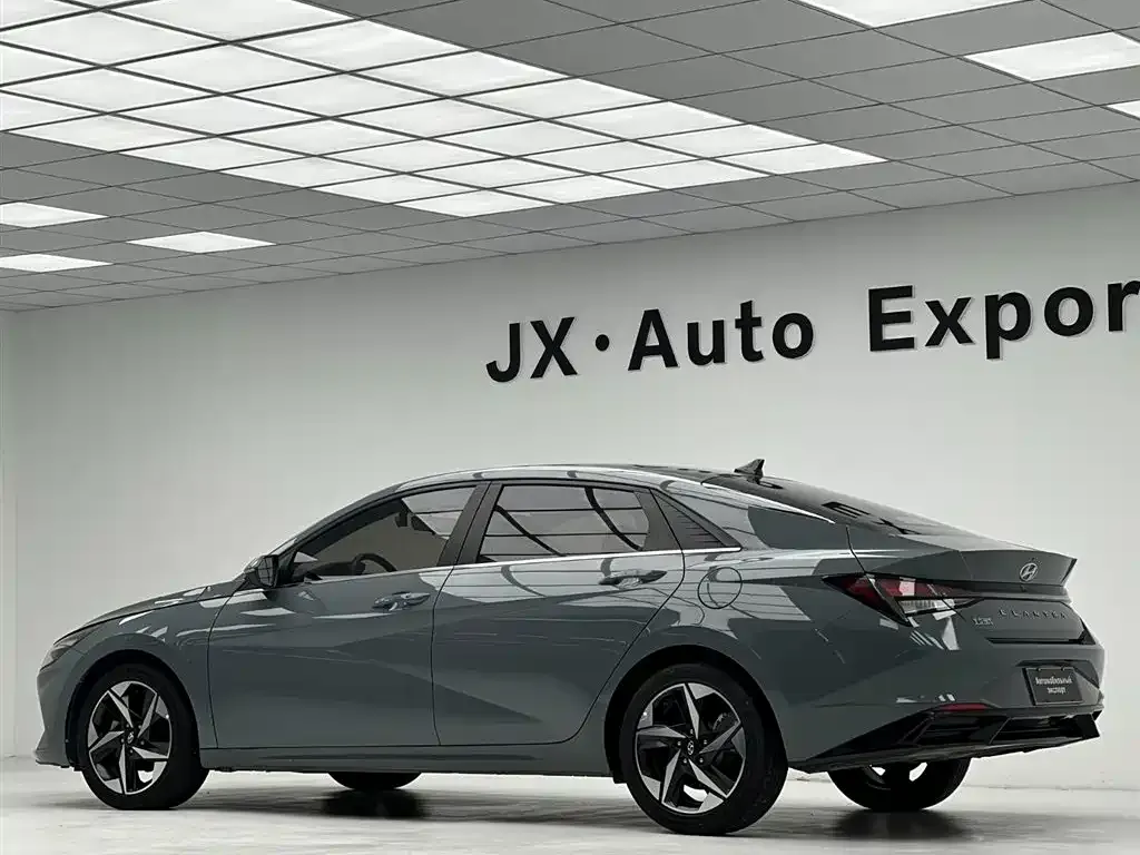 Hyundai Elantra — фото 9