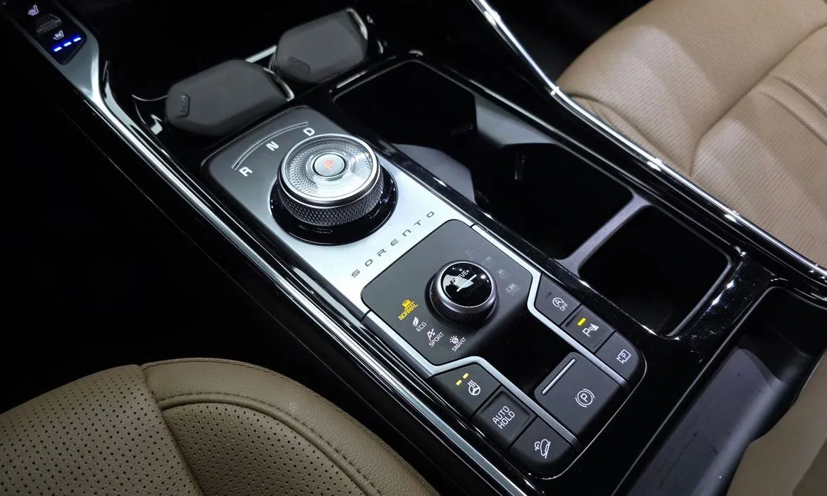 Kia Sorento — фото 9
